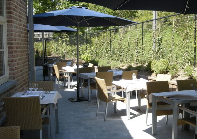 resto, étoilé, Michelin, Bruxelles, gastronomie, Uccle, lunch, moins de 50 euros, moins de 100 euros, moins de 120 euros, moins de 150 euros, terrasse